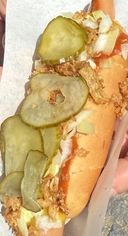 コペンハーゲンで見つけたストリートフード、ホットドックのお店PØLSEDULLEN。