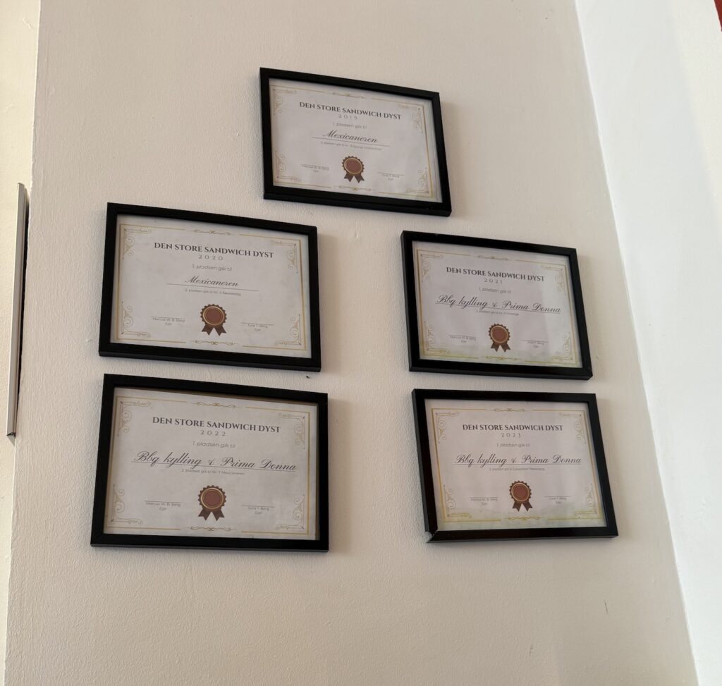 世界1のサンドイッチとも言われるコペンハーゲンのSmagsløegetの店内。