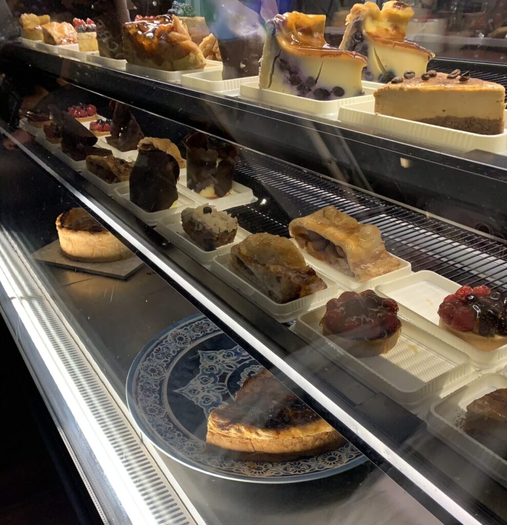 カナダのバンクーバー、ギャスタウンで立ち寄ったBrioche Ristorante。 店内は落ち着いたおしゃれなお店でした。