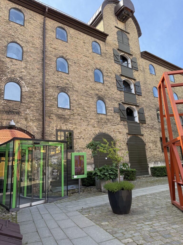 マルメの無料で入れる隠れ家スポット。Form Design Center定期的にイベント開催している文化施設。