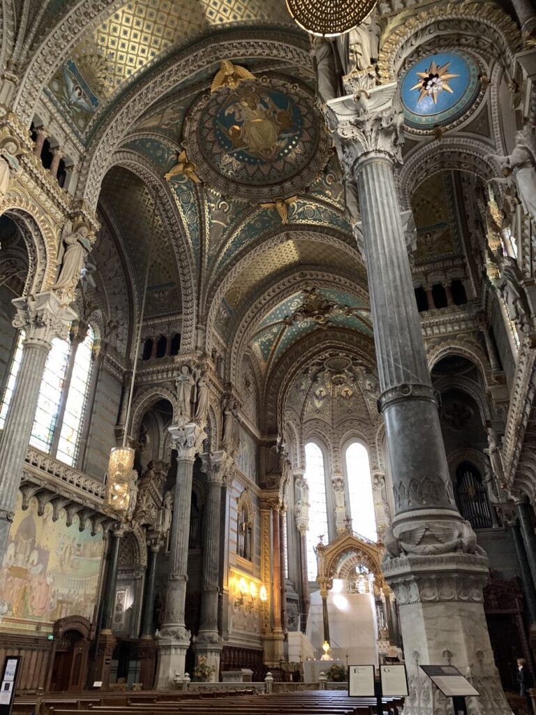 リヨン フルヴィエール大聖堂 内部