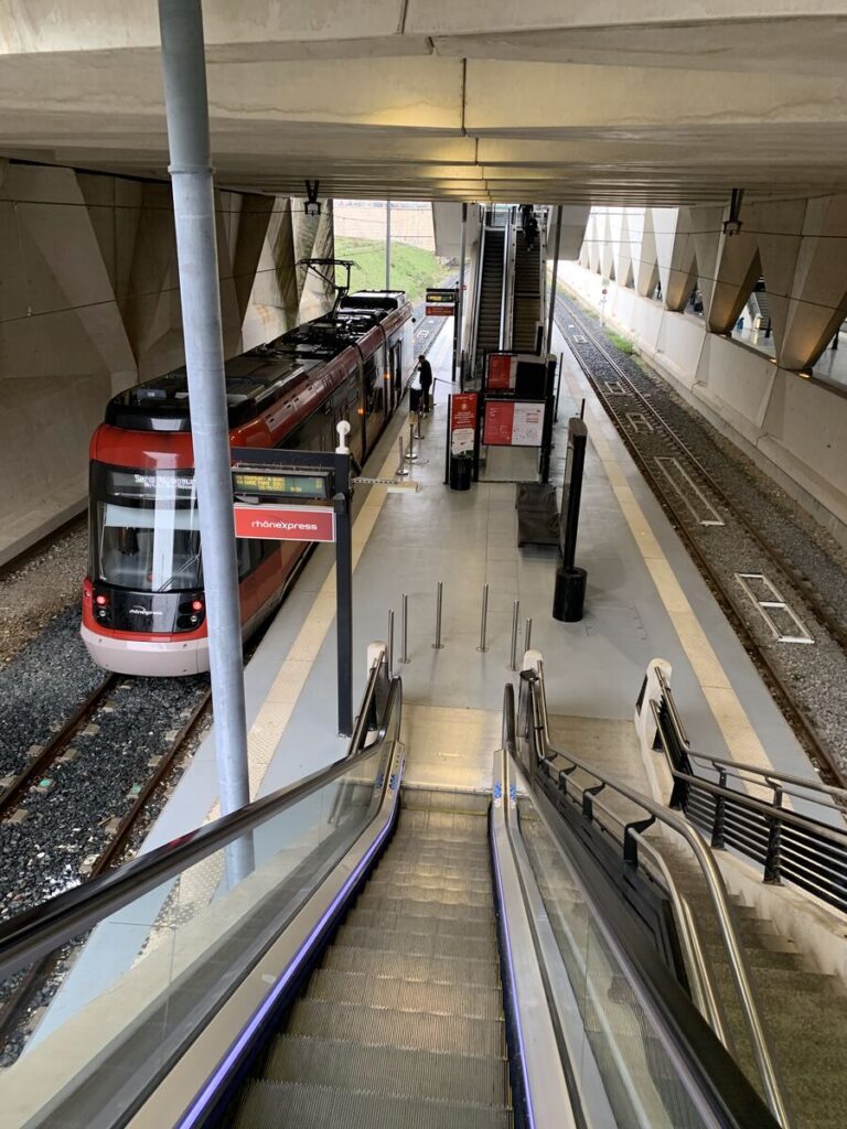 ローヌエクスプレス ホーム・プラットフォーム