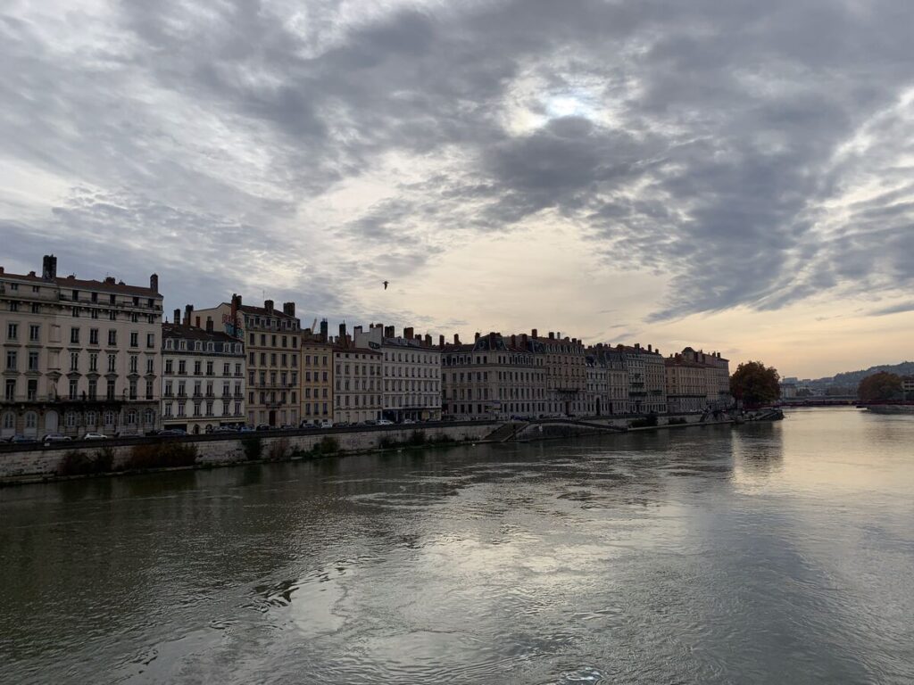 リヨン ソーヌ川の夕暮れ