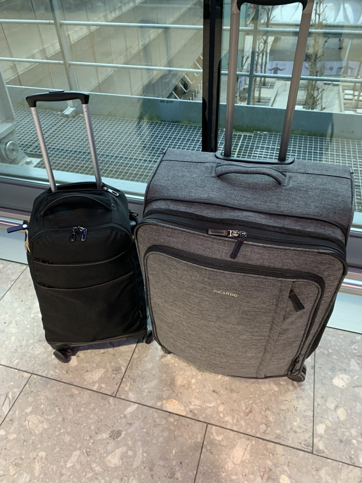 9ヶ月の乗船に持って行ったスーツケース2つ（機内持ち込みサイズと中型）